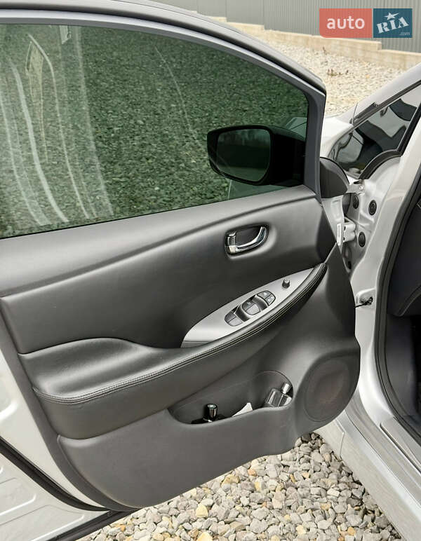 Хэтчбек Nissan Leaf 2022 в Черновцах