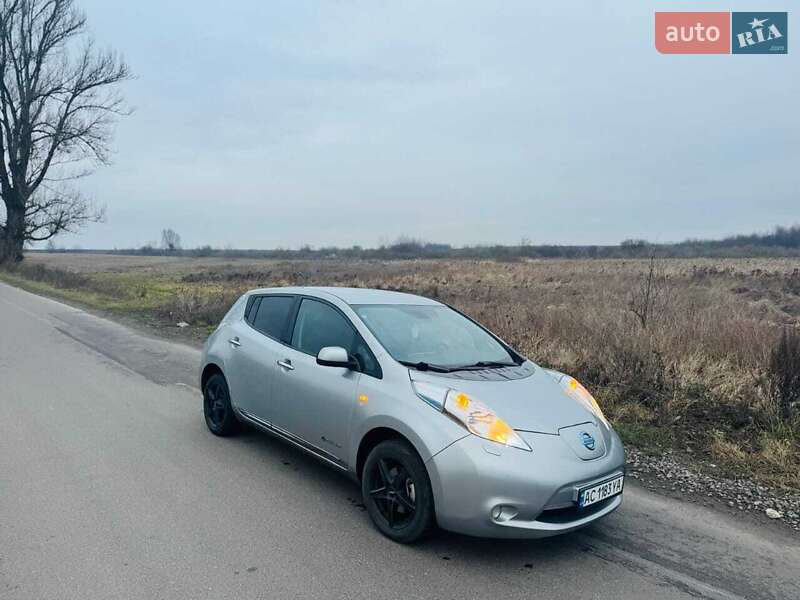 Хэтчбек Nissan Leaf 2014 в Владимире