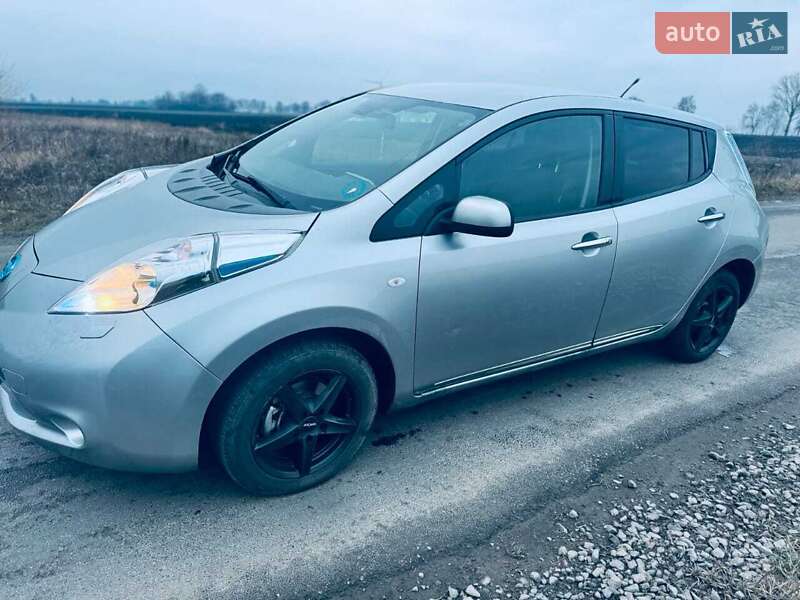 Хэтчбек Nissan Leaf 2014 в Владимире