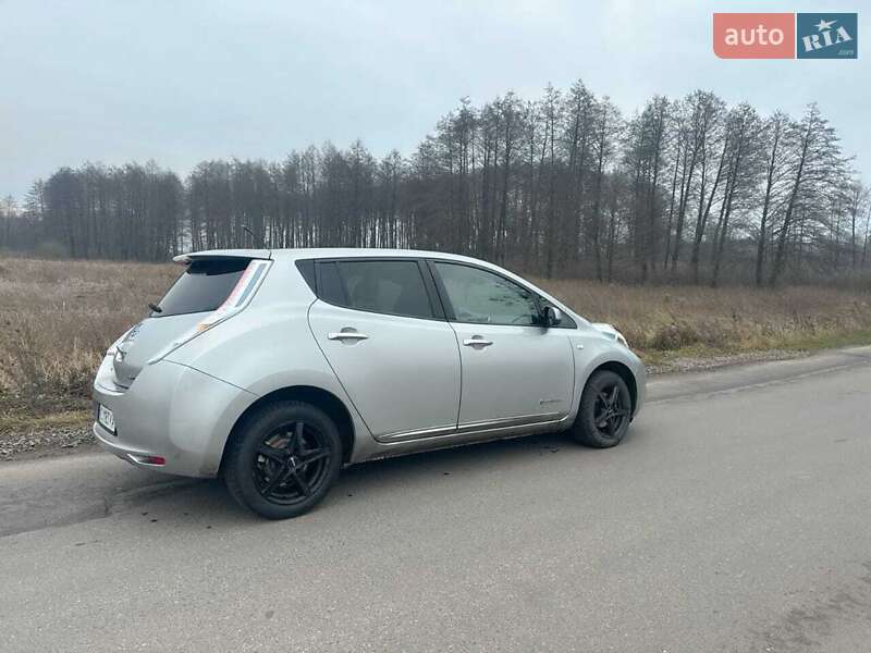 Хэтчбек Nissan Leaf 2014 в Владимире