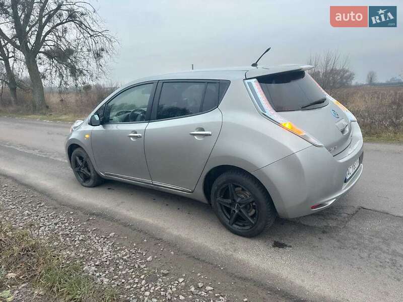 Хэтчбек Nissan Leaf 2014 в Владимире