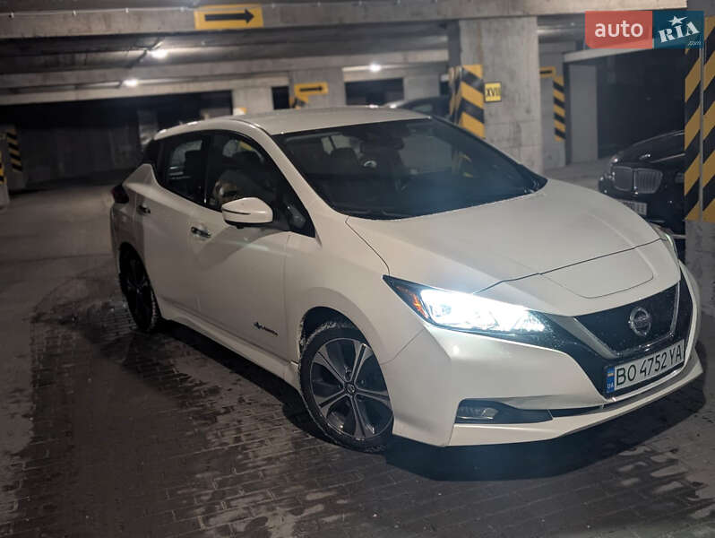 Хэтчбек Nissan Leaf 2018 в Тернополе