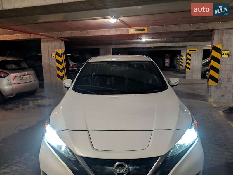 Хэтчбек Nissan Leaf 2018 в Тернополе