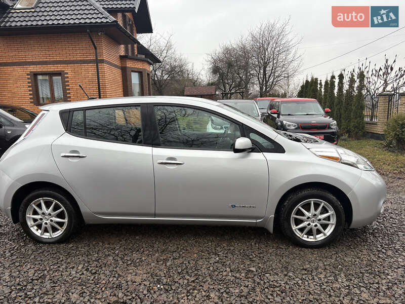 Хэтчбек Nissan Leaf 2013 в Луцке