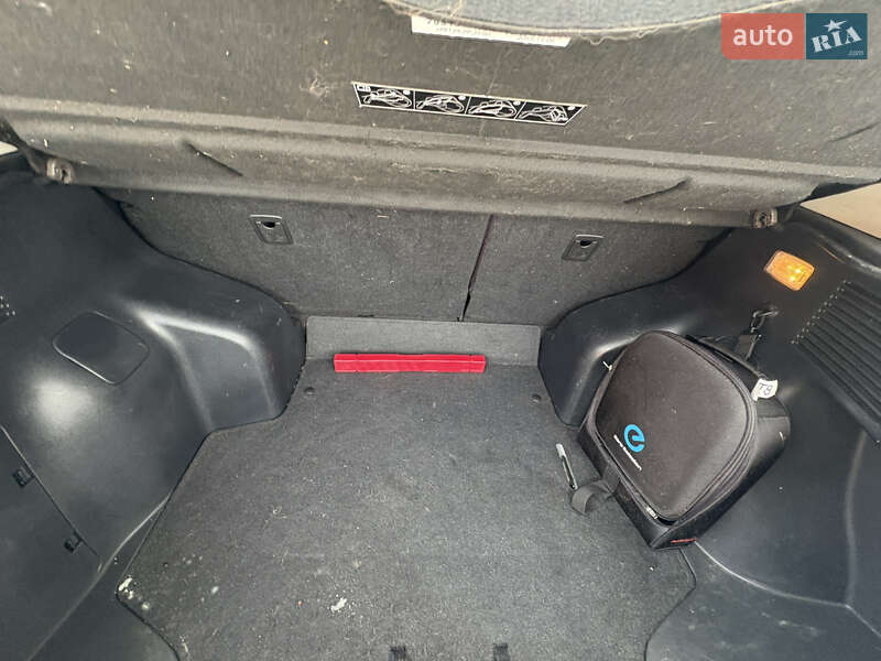 Хэтчбек Nissan Leaf 2016 в Луцке