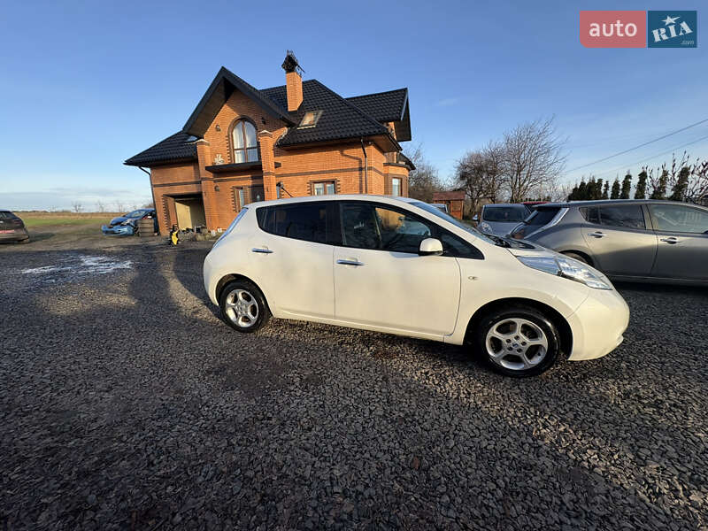 Хэтчбек Nissan Leaf 2013 в Луцке