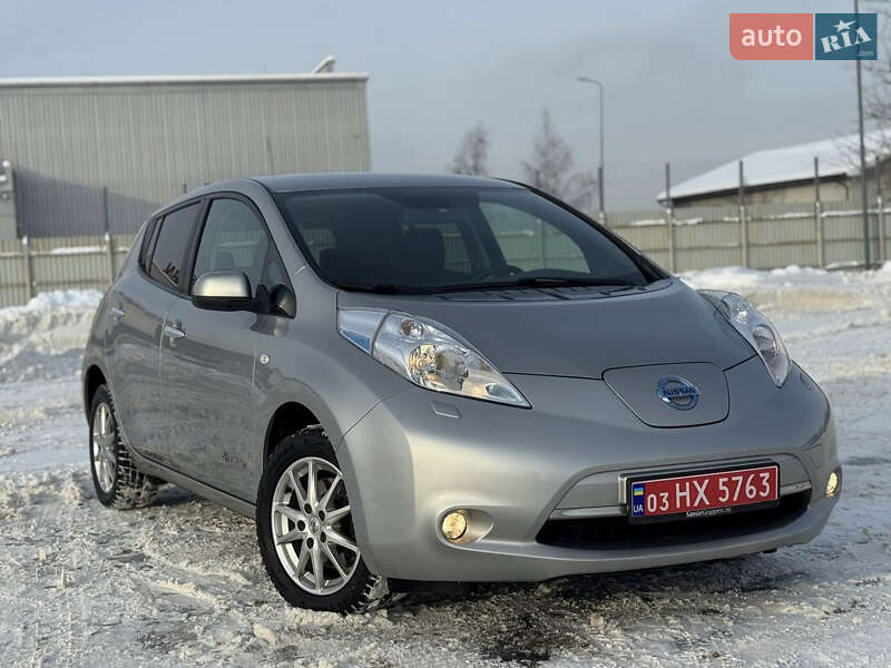 Хэтчбек Nissan Leaf 2016 в Львове