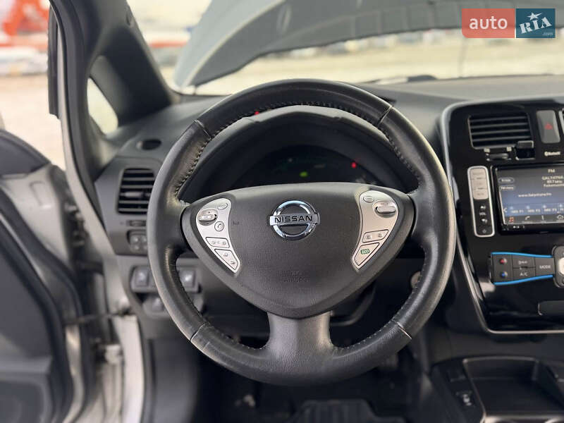 Хэтчбек Nissan Leaf 2016 в Львове