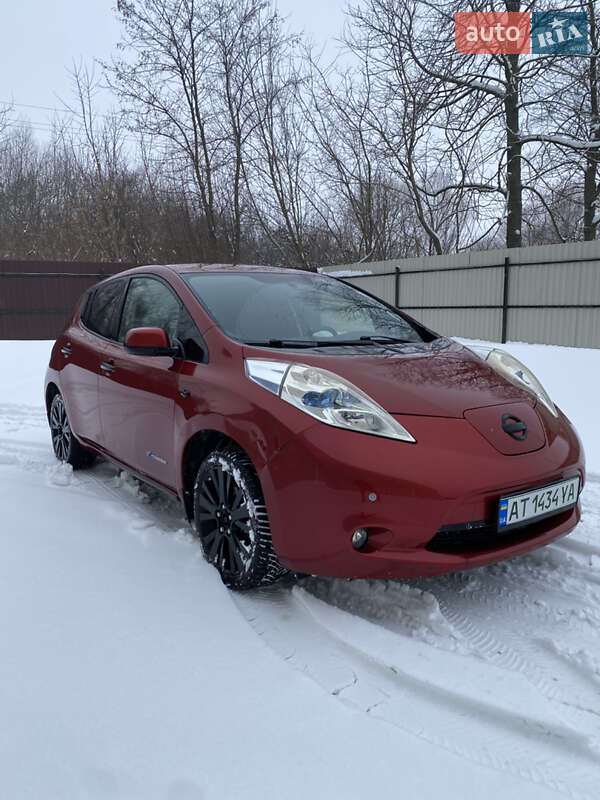 Хэтчбек Nissan Leaf 2013 в Бурштыне