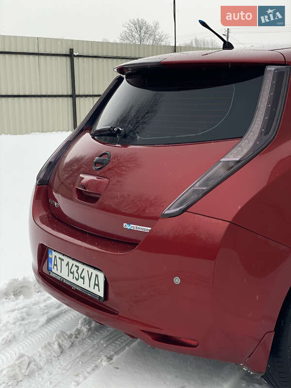 Хэтчбек Nissan Leaf 2013 в Бурштыне
