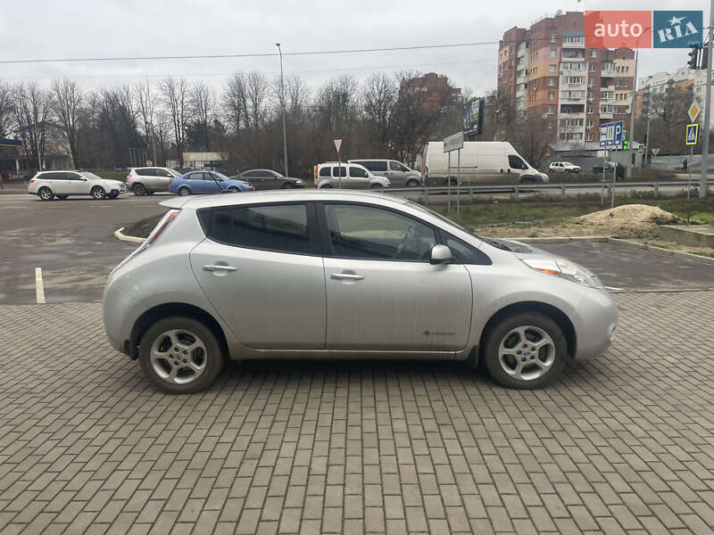 Хэтчбек Nissan Leaf 2013 в Полтаве