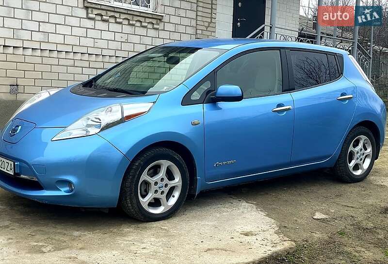 Хэтчбек Nissan Leaf 2012 в Балте