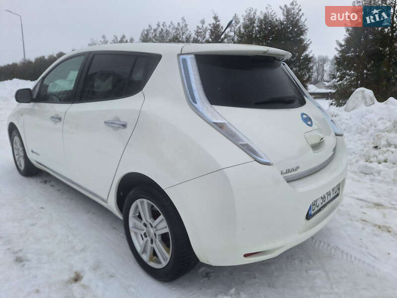 Хэтчбек Nissan Leaf 2013 в Городке