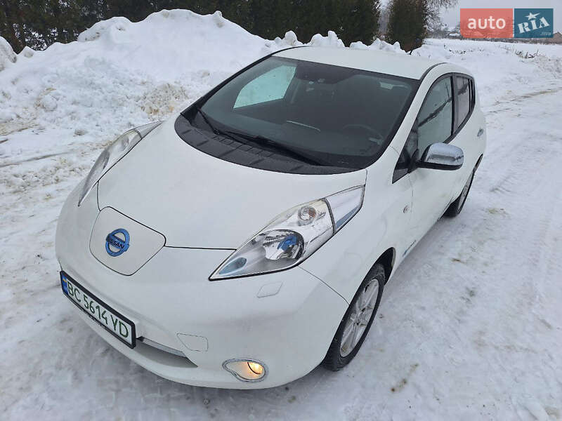 Хэтчбек Nissan Leaf 2013 в Городке