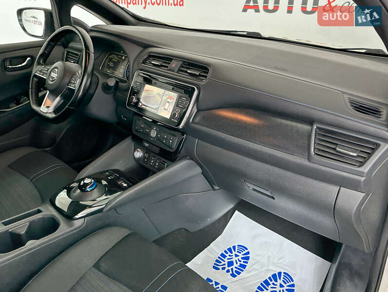 Хэтчбек Nissan Leaf 2018 в Львове