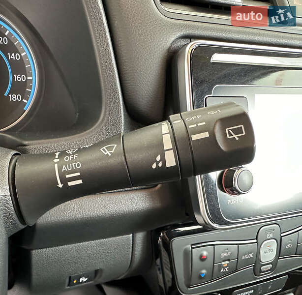 Хэтчбек Nissan Leaf 2018 в Львове