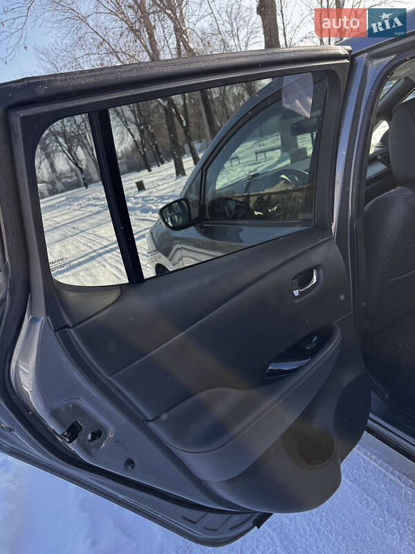 Хетчбек Nissan Leaf 2019 в Кам'янському