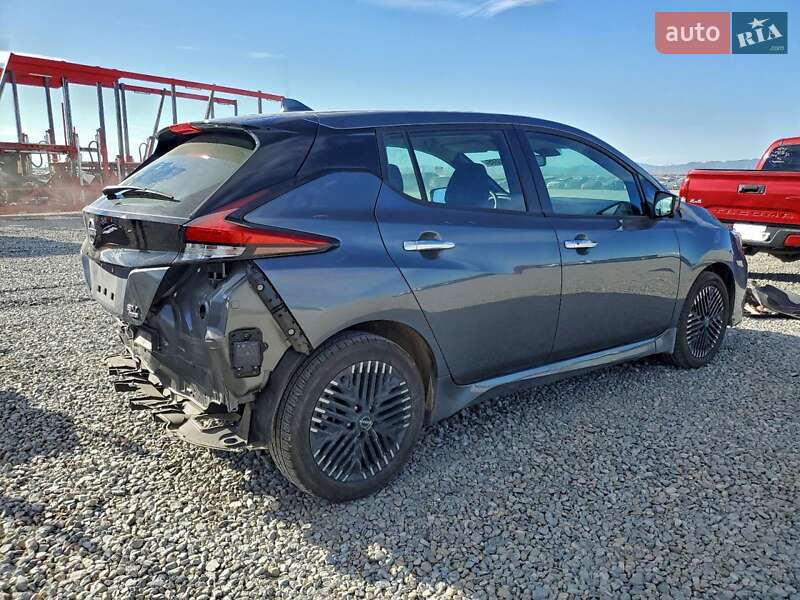 Хэтчбек Nissan Leaf 2024 в Киеве