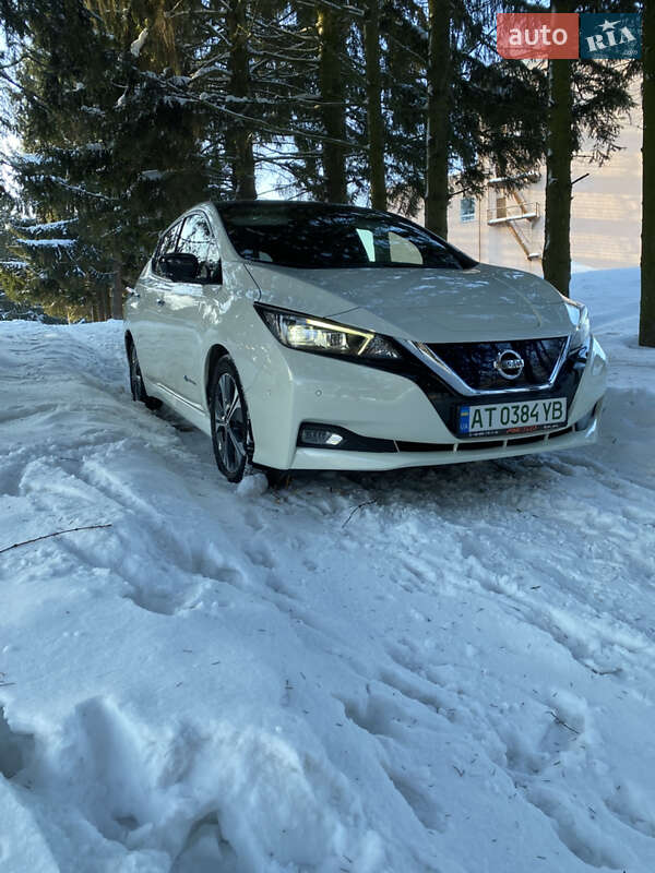 Хэтчбек Nissan Leaf 2018 в Бурштыне