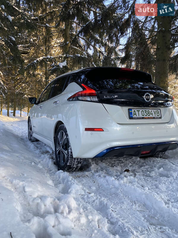 Хэтчбек Nissan Leaf 2018 в Бурштыне