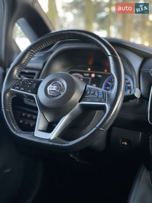 Хэтчбек Nissan Leaf 2018 в Бурштыне