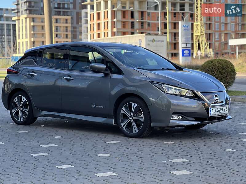 Хэтчбек Nissan Leaf 2020 в Ужгороде