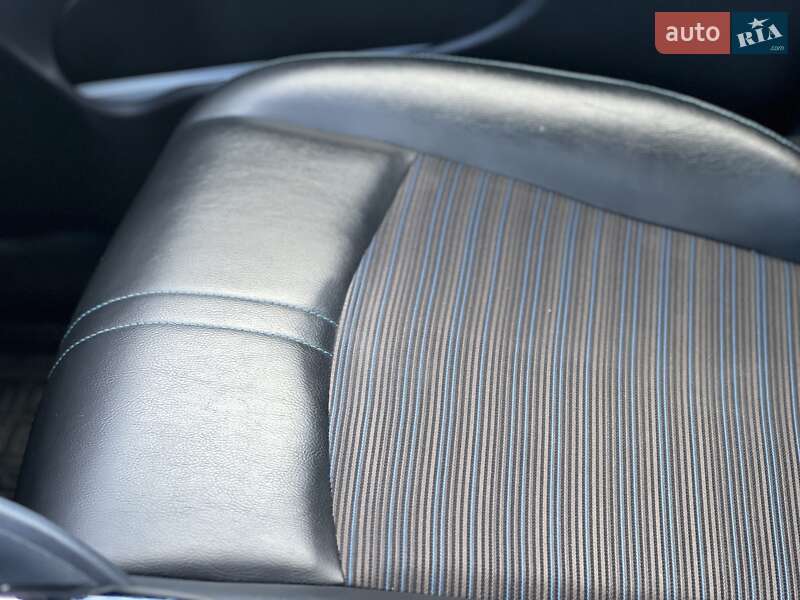 Хэтчбек Nissan Leaf 2020 в Ужгороде