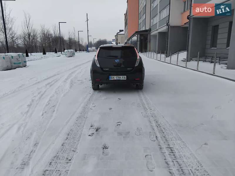 Хэтчбек Nissan Leaf 2013 в Ивано-Франковске