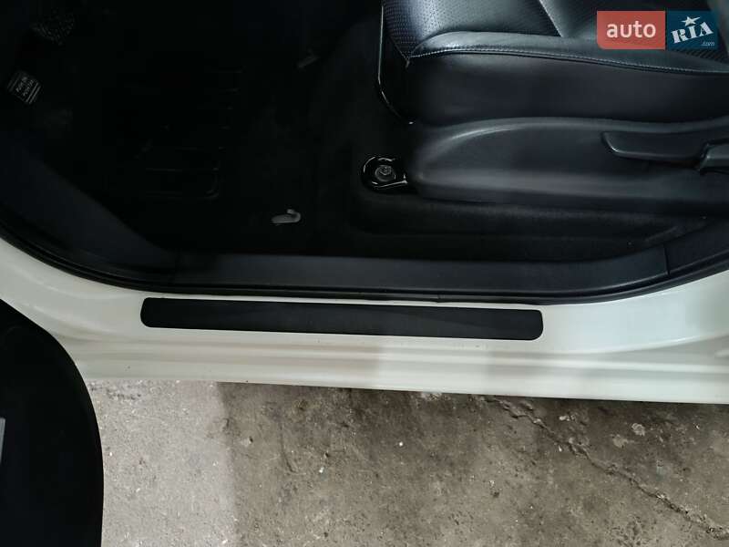 Хэтчбек Nissan Leaf 2016 в Ровно