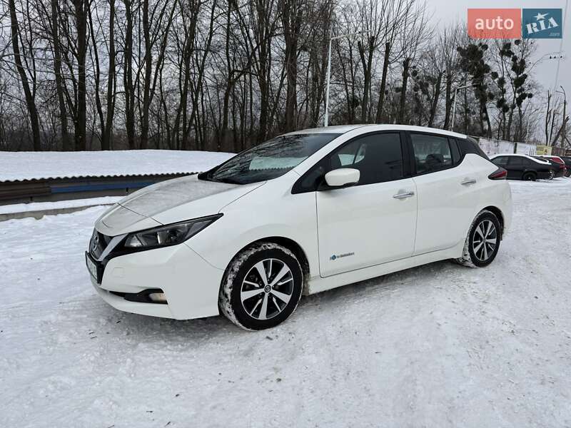 Хэтчбек Nissan Leaf 2020 в Виннице