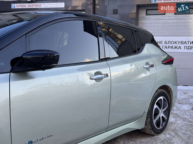 Хэтчбек Nissan Leaf 2018 в Ровно