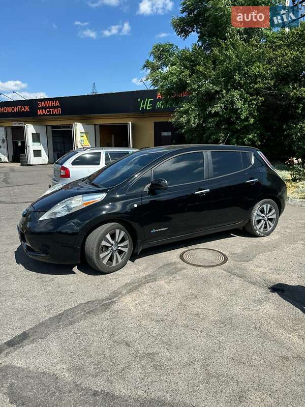 Хетчбек Nissan Leaf 2013 в Вінниці