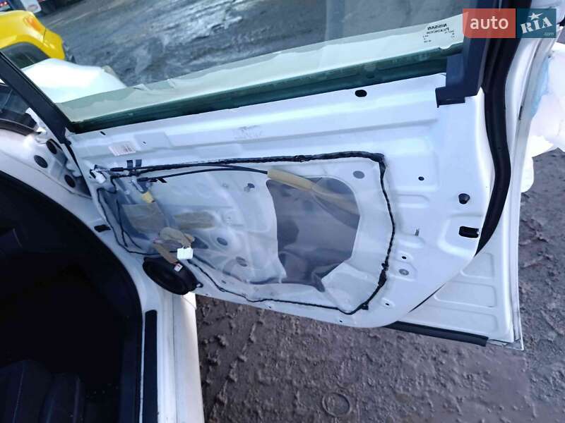 Хэтчбек Nissan Leaf 2019 в Киеве