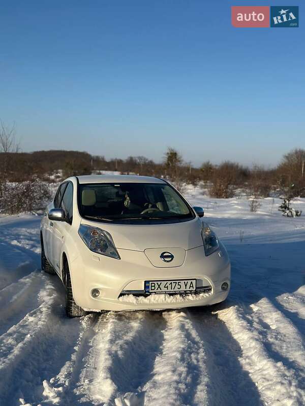 Хэтчбек Nissan Leaf 2013 в Каменец-Подольском