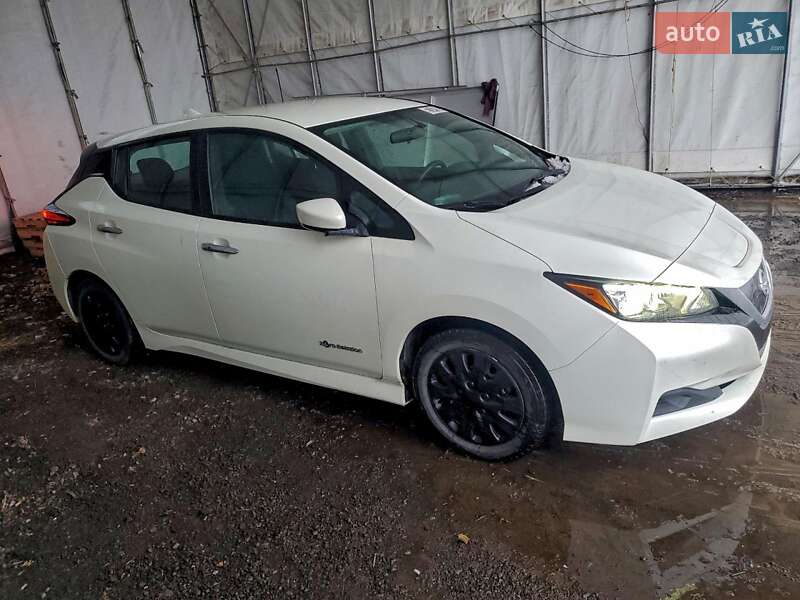 Хэтчбек Nissan Leaf 2018 в Тернополе