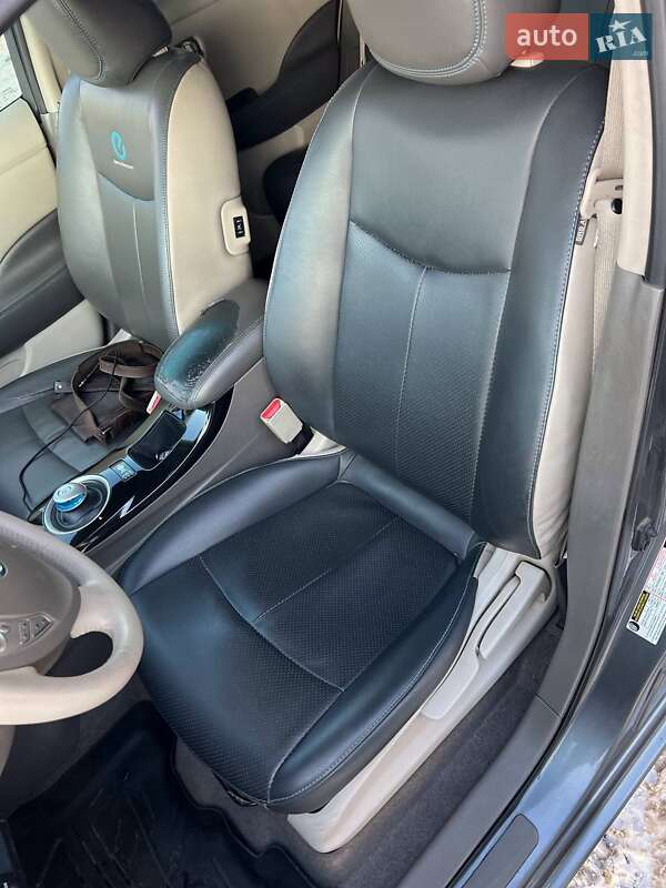 Хэтчбек Nissan Leaf 2015 в Одессе