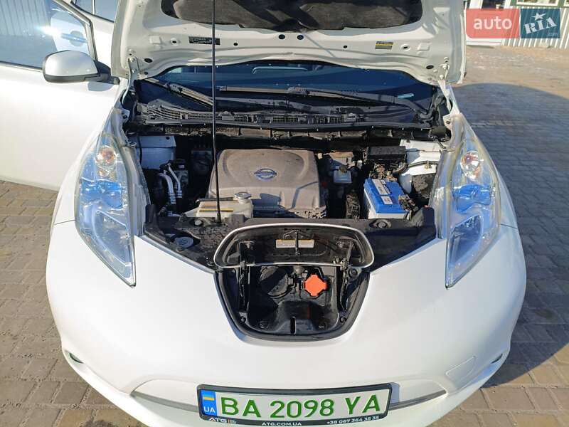 Хэтчбек Nissan Leaf 2013 в Знаменке фото 9 Хэтчбек Nissan Leaf 2013 в Знаменке