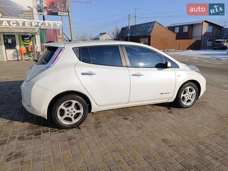 Хэтчбек Nissan Leaf 2013 в Знаменке фото 3 Хэтчбек Nissan Leaf 2013 в Знаменке