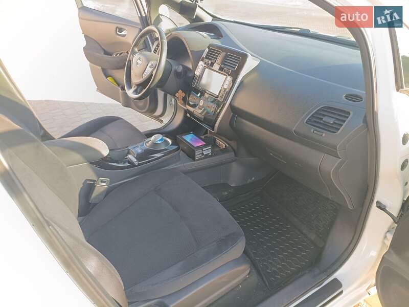 Хэтчбек Nissan Leaf 2013 в Знаменке фото 12 Хэтчбек Nissan Leaf 2013 в Знаменке