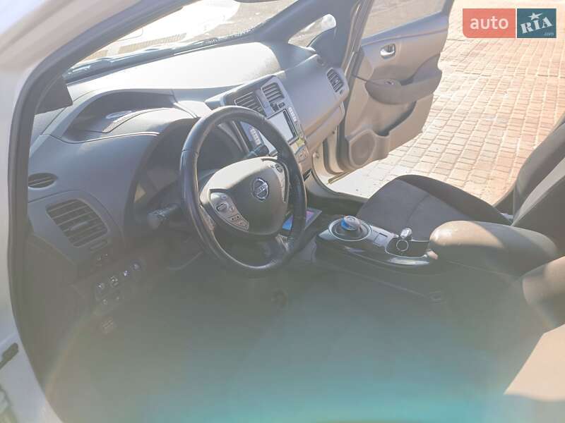 Хэтчбек Nissan Leaf 2013 в Знаменке фото 18 Хэтчбек Nissan Leaf 2013 в Знаменке