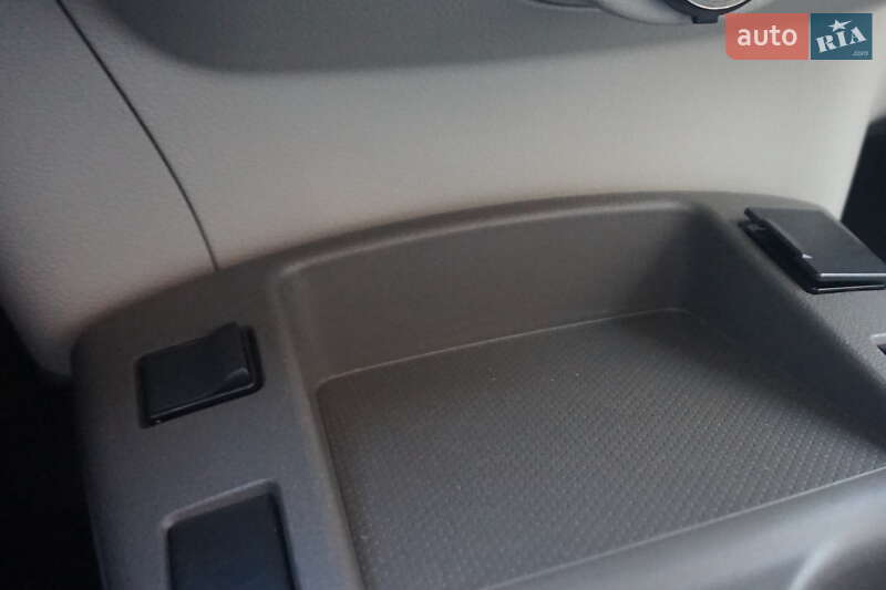 Хэтчбек Nissan Leaf 2011 в Самборе фото 34 Хэтчбек Nissan Leaf 2011 в Самборе