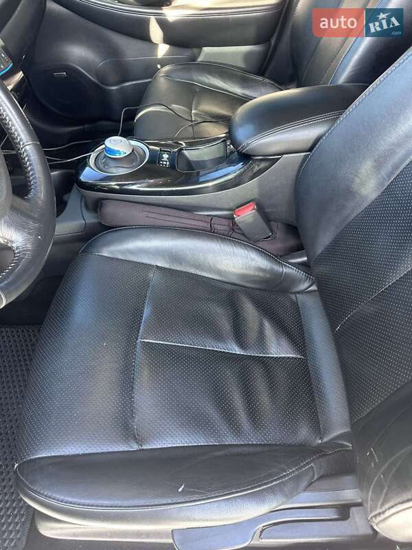 Хетчбек Nissan Leaf 2013 в Борисполі