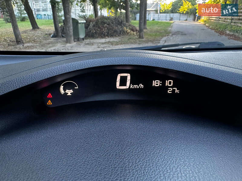 Хетчбек Nissan Leaf 2016 в Києві