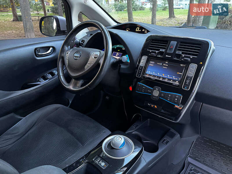 Хетчбек Nissan Leaf 2016 в Києві
