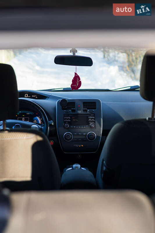 Хэтчбек Nissan Leaf 2013 в Ивано-Франковске фото 12 Хэтчбек Nissan Leaf 2013 в Ивано-Франковске