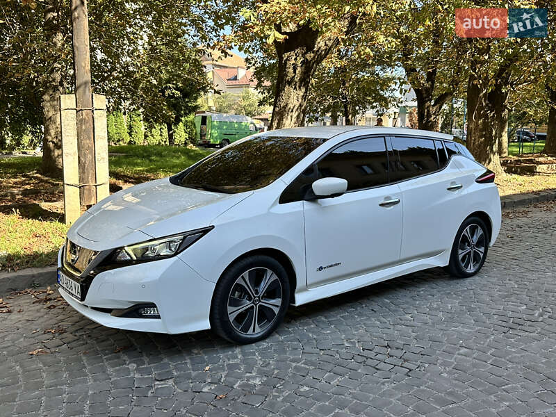 Хэтчбек Nissan Leaf 2018 в Ужгороде