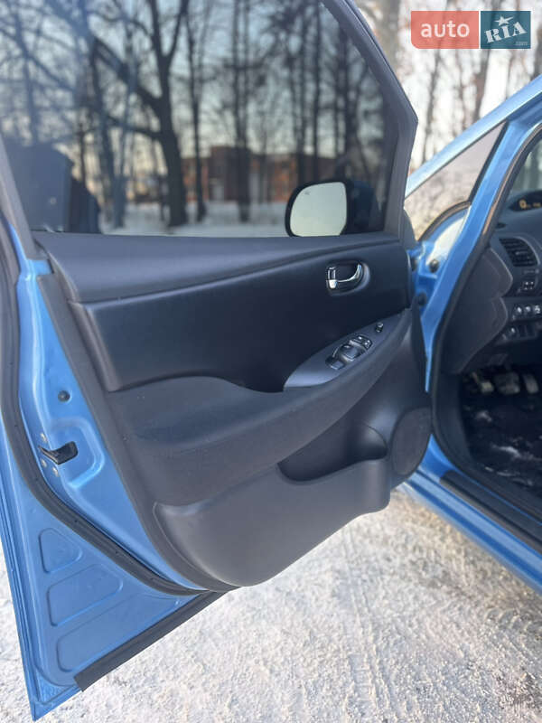 Хэтчбек Nissan Leaf 2014 в Умани