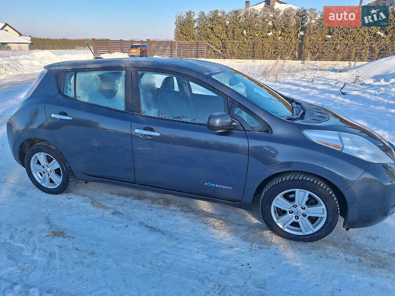 Хетчбек Nissan Leaf 2013 в Городку
