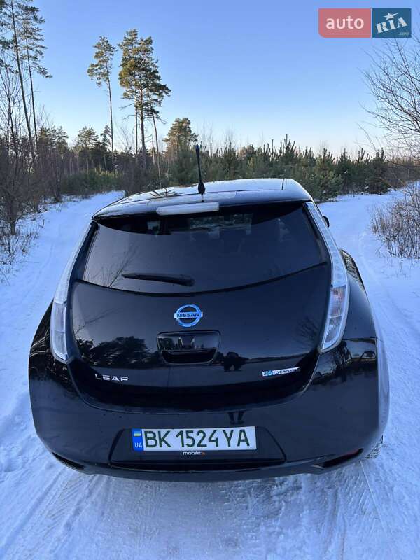 Хэтчбек Nissan Leaf 2012 в Сарнах