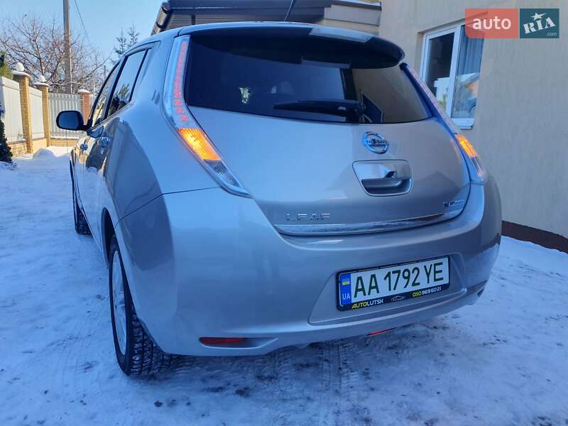 Хэтчбек Nissan Leaf 2013 в Горе фото 11 Хэтчбек Nissan Leaf 2013 в Горе